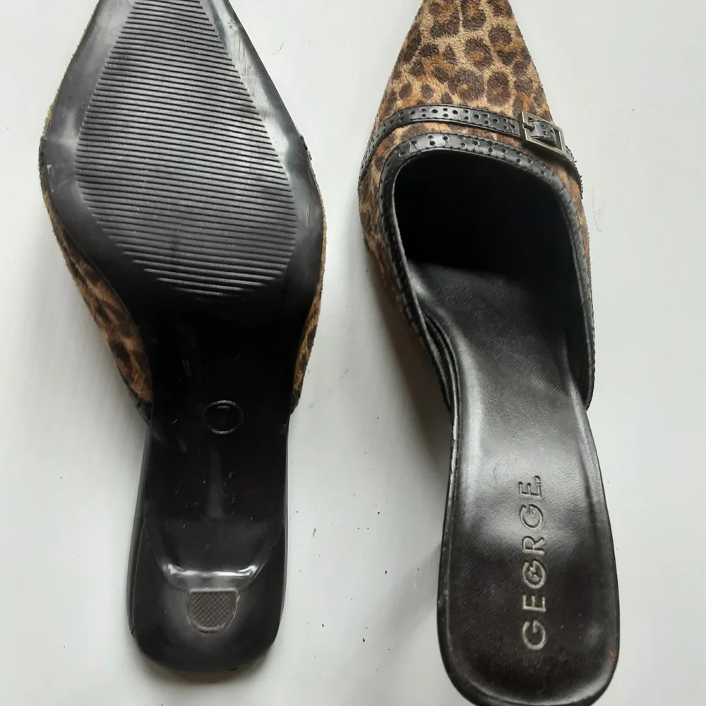 George Women's Brown Leopard Mules - Picture 4 of 6